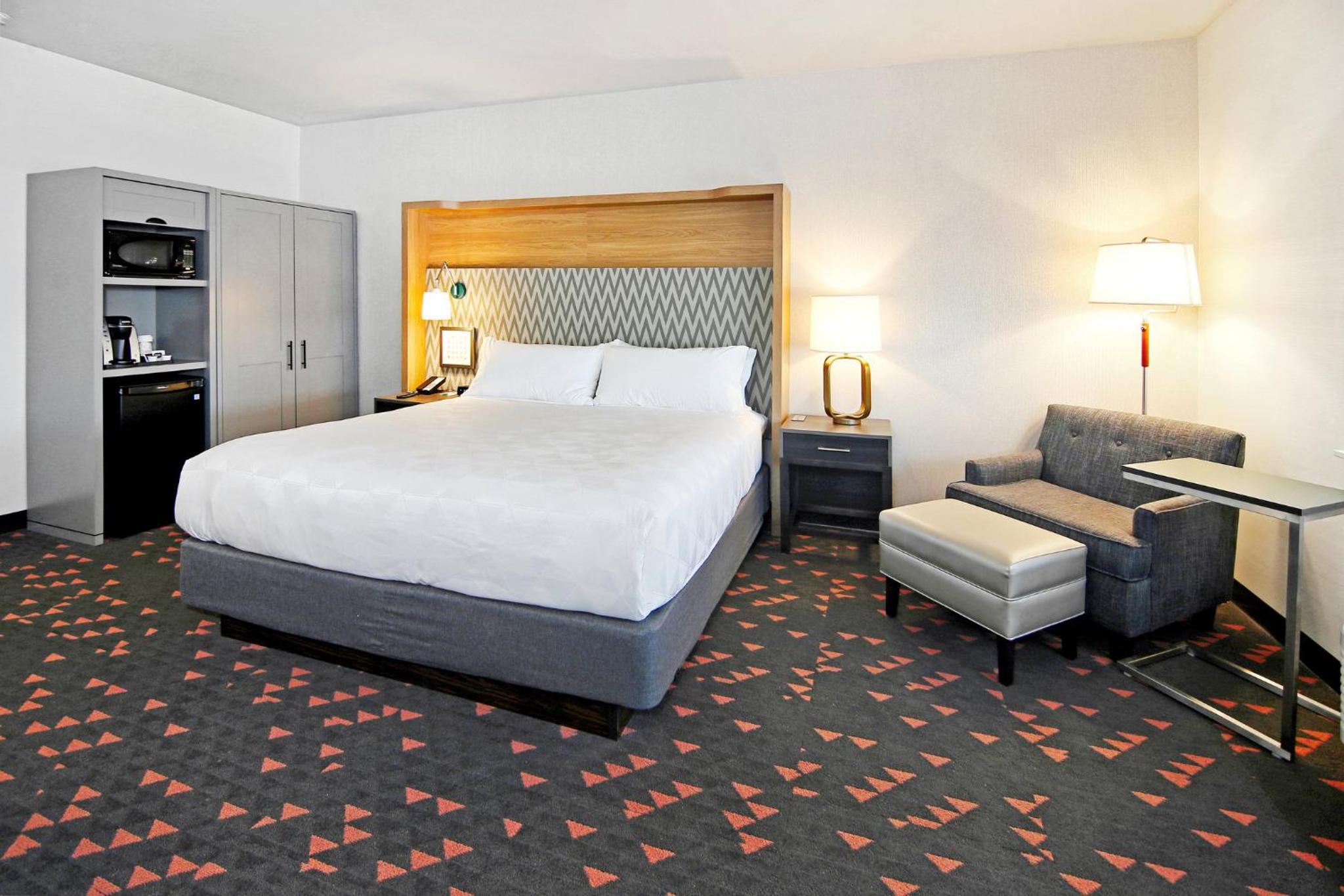 holiday inn hotel and suites calgary airport north by ihg