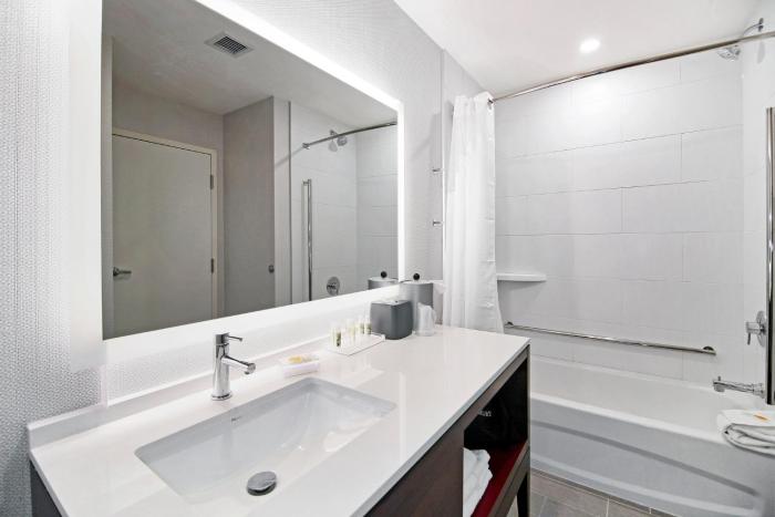 holiday inn hotel and suites calgary airport north by ihg