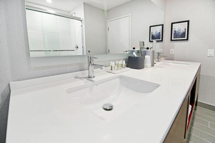 holiday inn hotel and suites calgary airport north by ihg