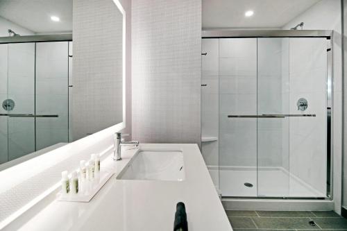 holiday inn hotel and suites calgary airport north by ihg