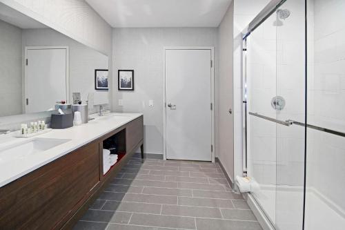 holiday inn hotel and suites calgary airport north by ihg