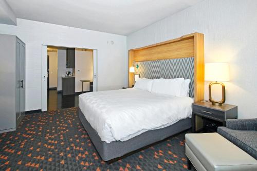 holiday inn hotel and suites calgary airport north by ihg