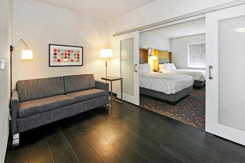 holiday inn hotel and suites calgary airport north by ihg