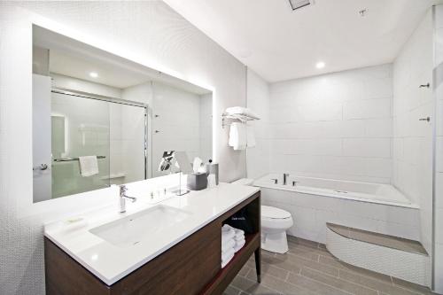 holiday inn hotel and suites calgary airport north by ihg