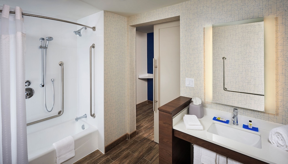 holiday inn express niagara on the lake by ihg