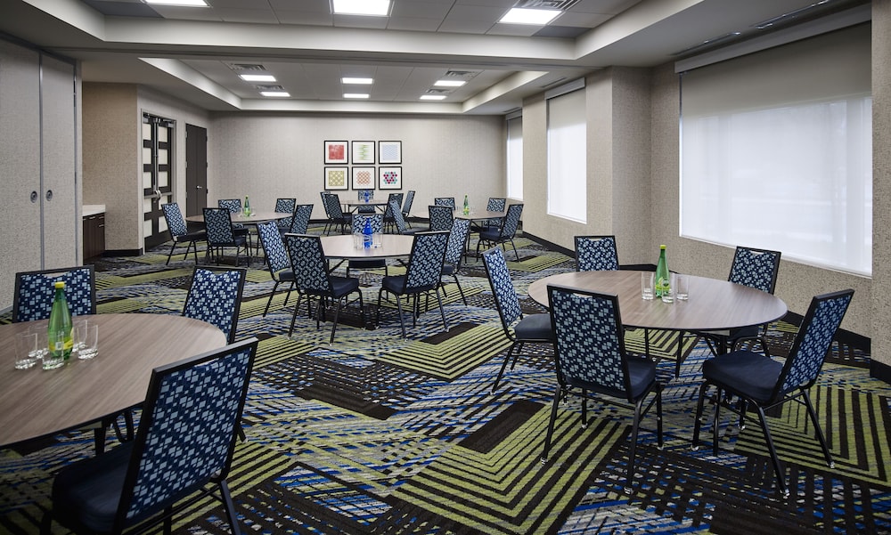 holiday inn express niagara on the lake by ihg