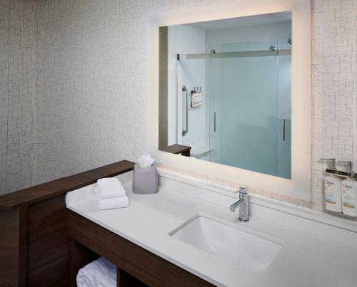 holiday inn express niagara on the lake by ihg