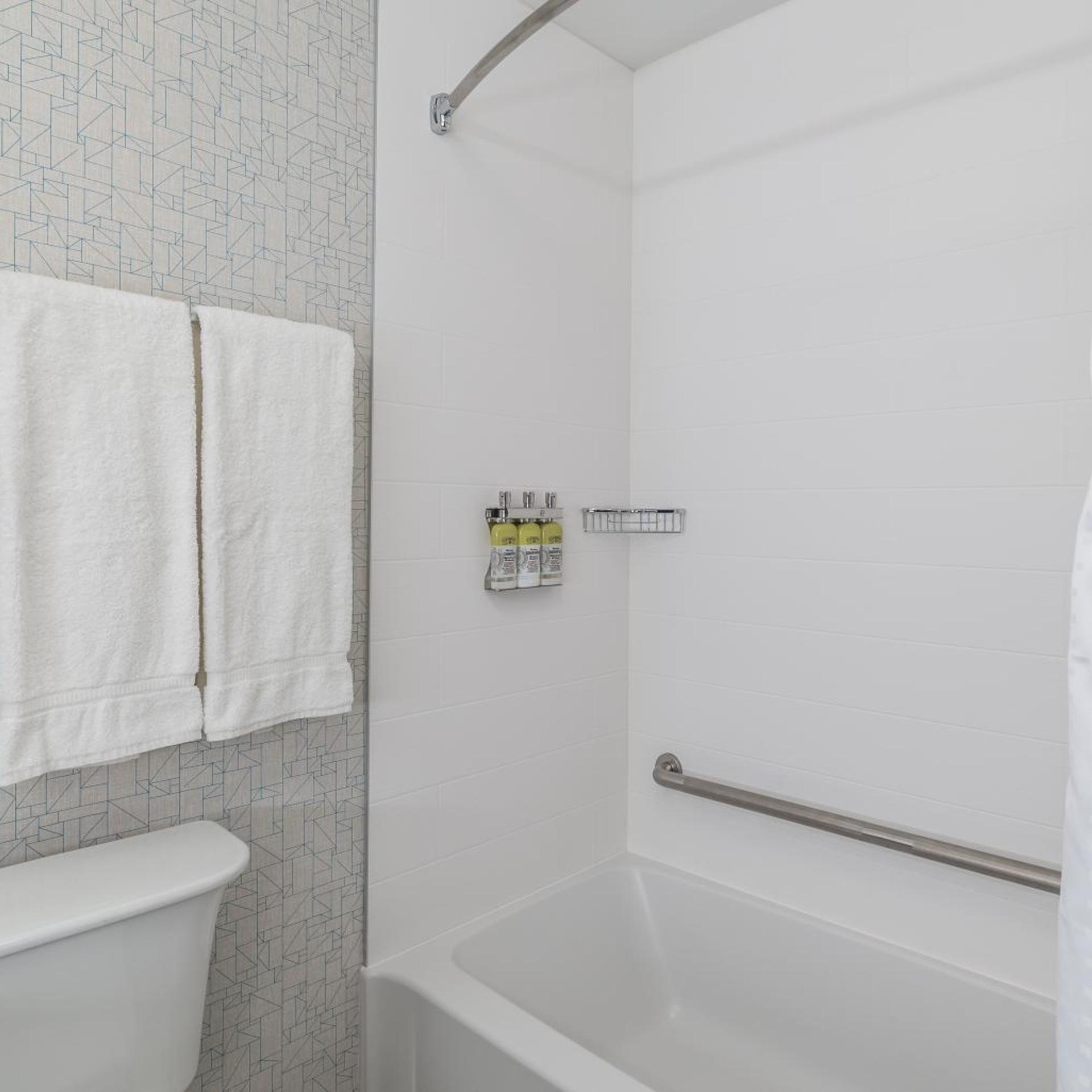 holiday inn express and suites kelowna east by ihg