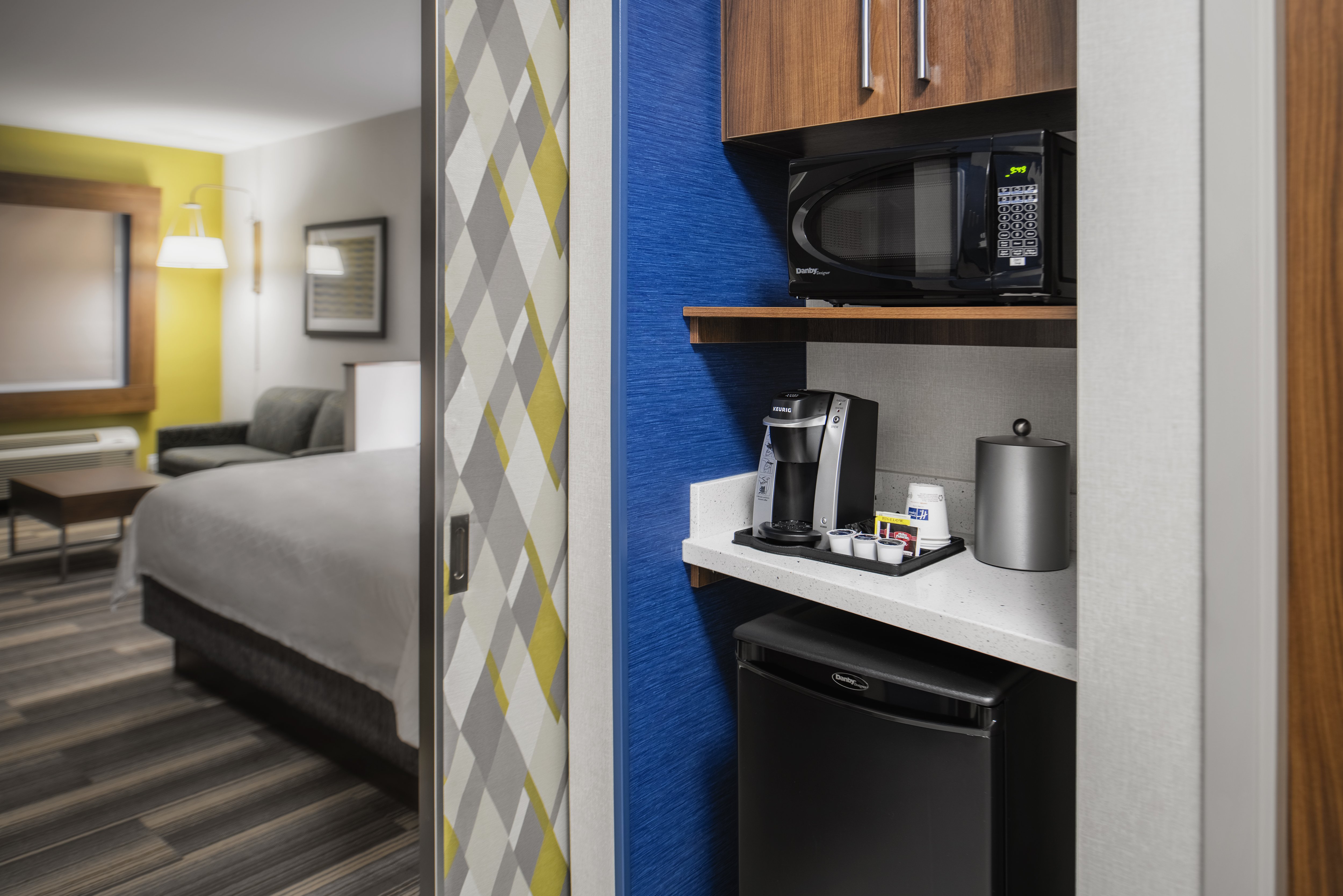 holiday inn express and suites kelowna east by ihg