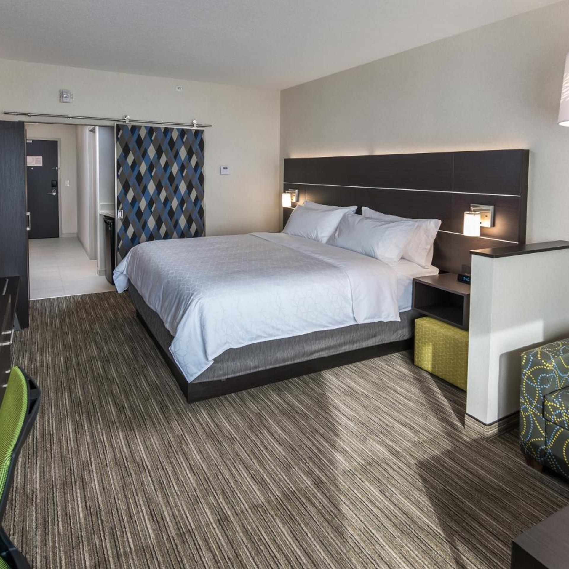 holiday inn express and suites kelowna east by ihg