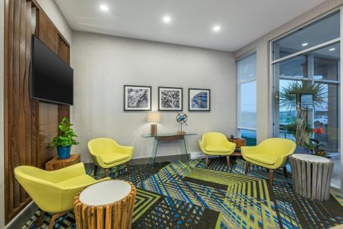 holiday inn express and suites moncton by ihg