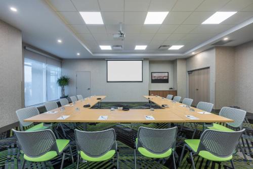 holiday inn express and suites moncton by ihg