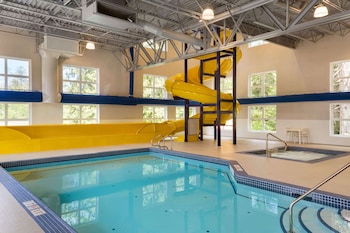 microtel inn and suites by wyndham oyster bay