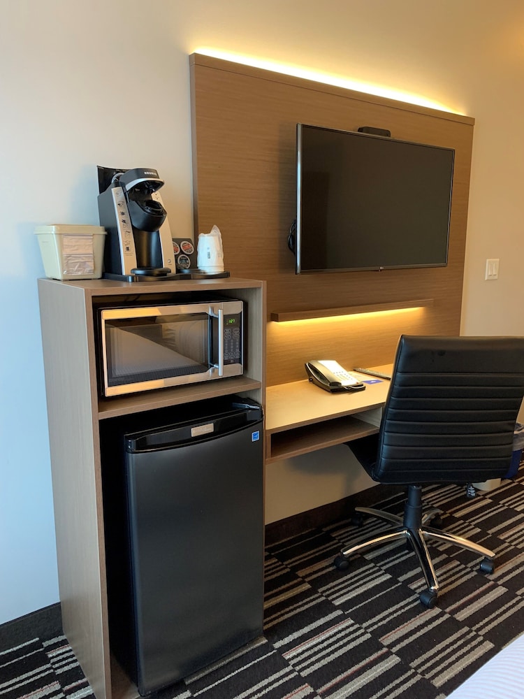 microtel inn and suites by wyndham oyster bay