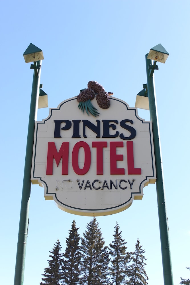 pines motel