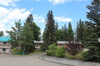 Pines Motel,Division No. 14>>Hinton,2 star