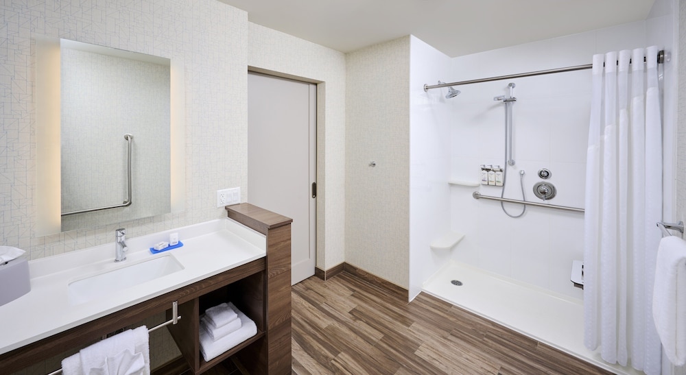 holiday inn express and suites brantford by ihg