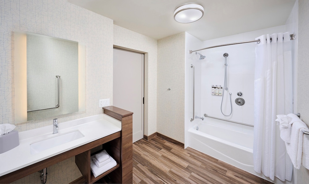 holiday inn express and suites brantford by ihg