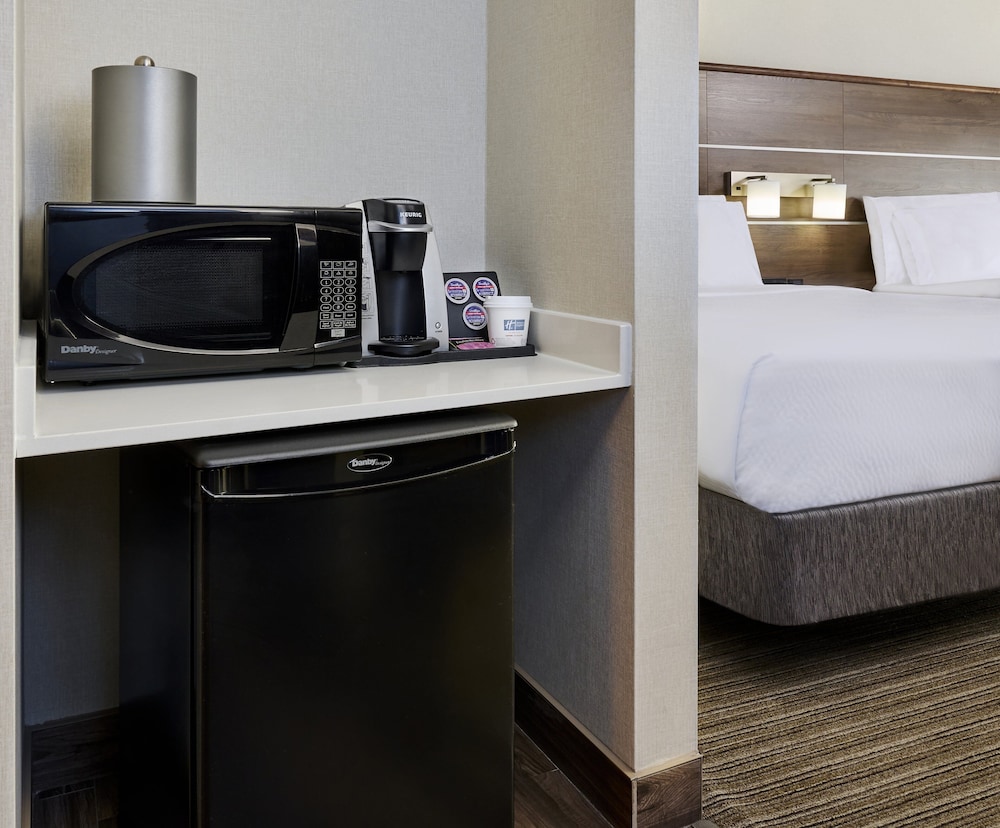 holiday inn express and suites brantford by ihg