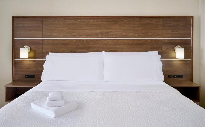 holiday inn express and suites brantford by ihg