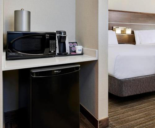 holiday inn express and suites brantford by ihg