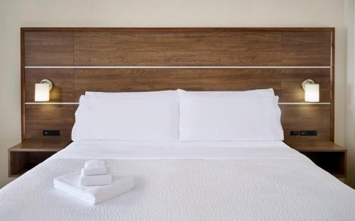 holiday inn express and suites brantford by ihg