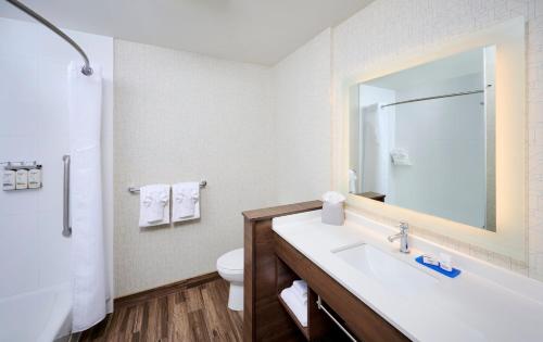 holiday inn express and suites brantford by ihg