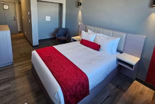 ramada by wyndham west edmonton hotel and suites