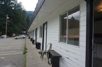 the mighty fraser motel