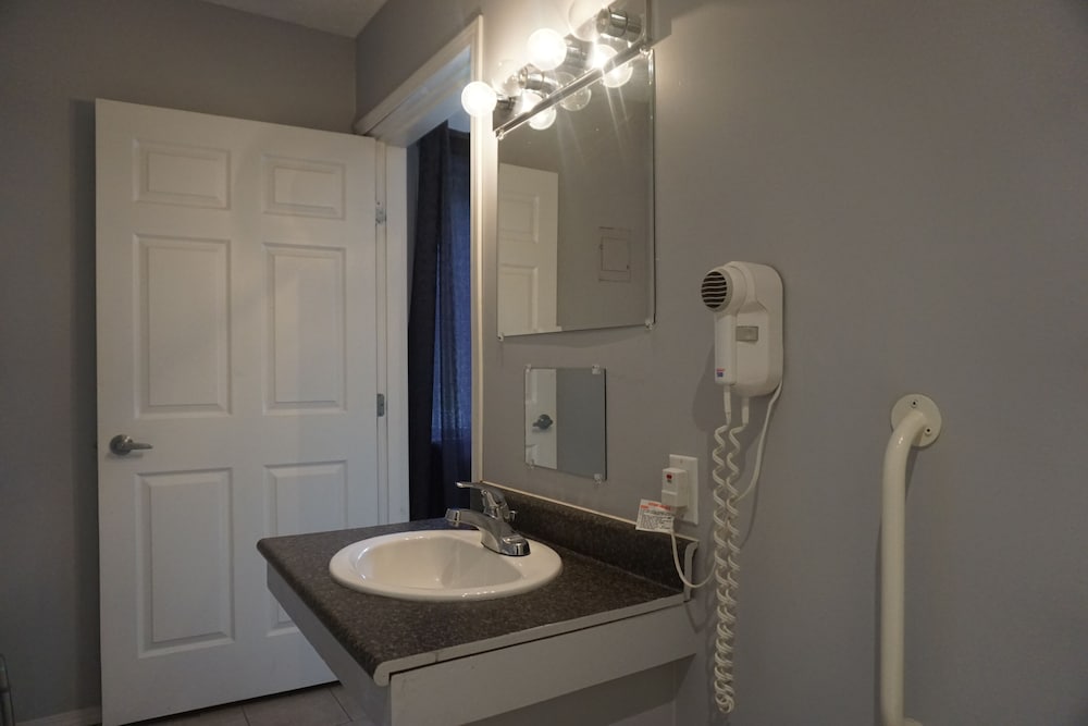 the mighty fraser motel