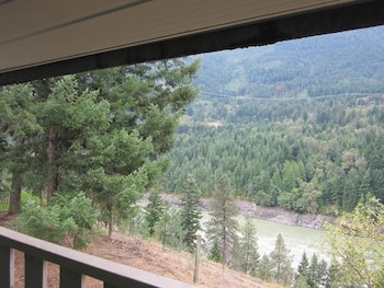 the mighty fraser motel