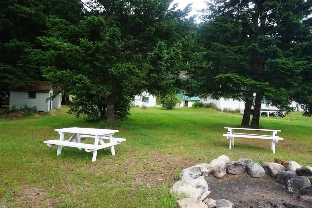 the mighty fraser motel