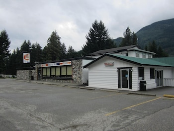 the mighty fraser motel