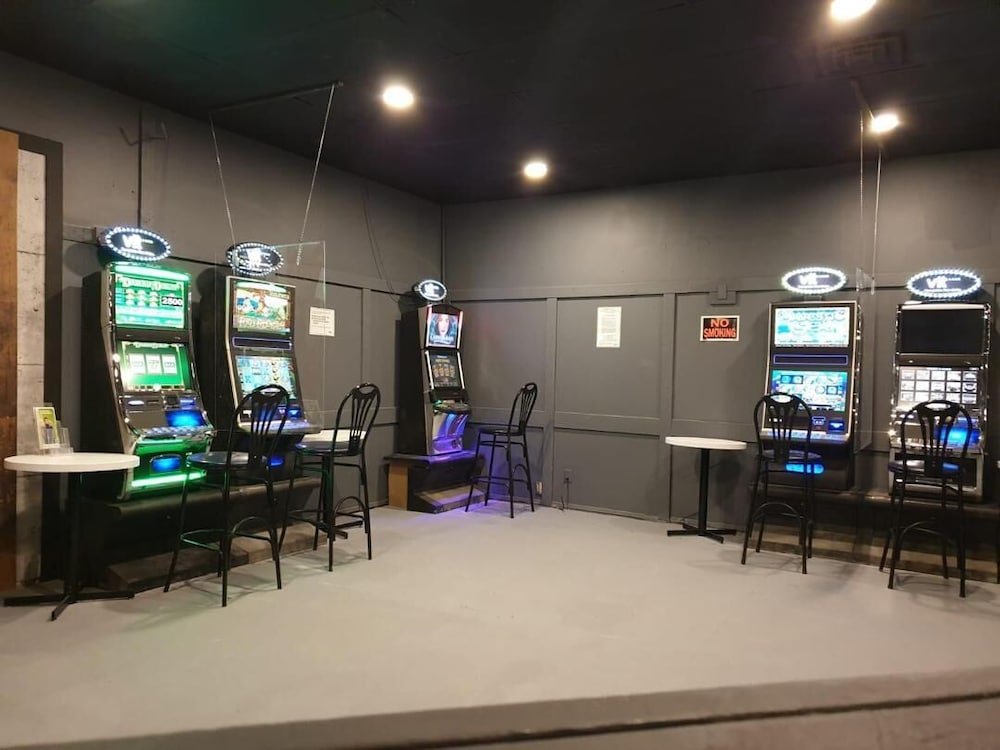 Frontier Hotel,Near Coronation Arena,3 star