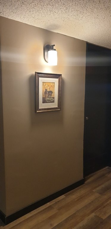 Frontier Hotel,Near Coronation Arena,3 star