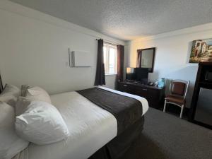 river inn