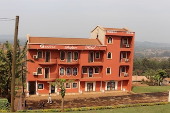 Guins Palace,West>>Bafoussam,3 star