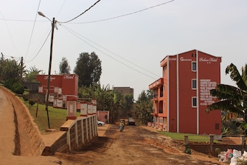 Guins Palace,West>>Bafoussam,3 star