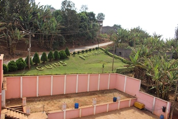 Guins Palace,West>>Bafoussam,3 star