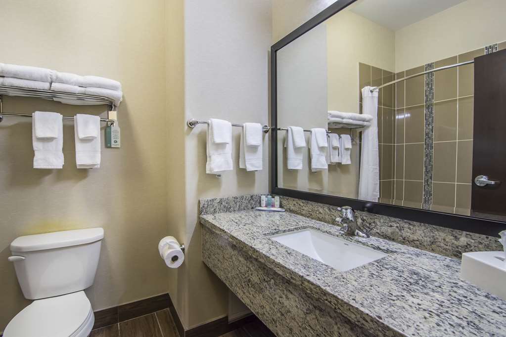 comfort inn and suites