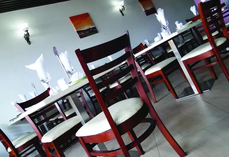 Hotel Labama,South-East>>Gaborone,2 star