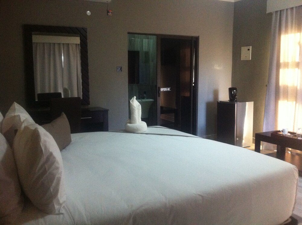 Makgovango Luxury Inn,Nokaneng>>Gumare,4 star