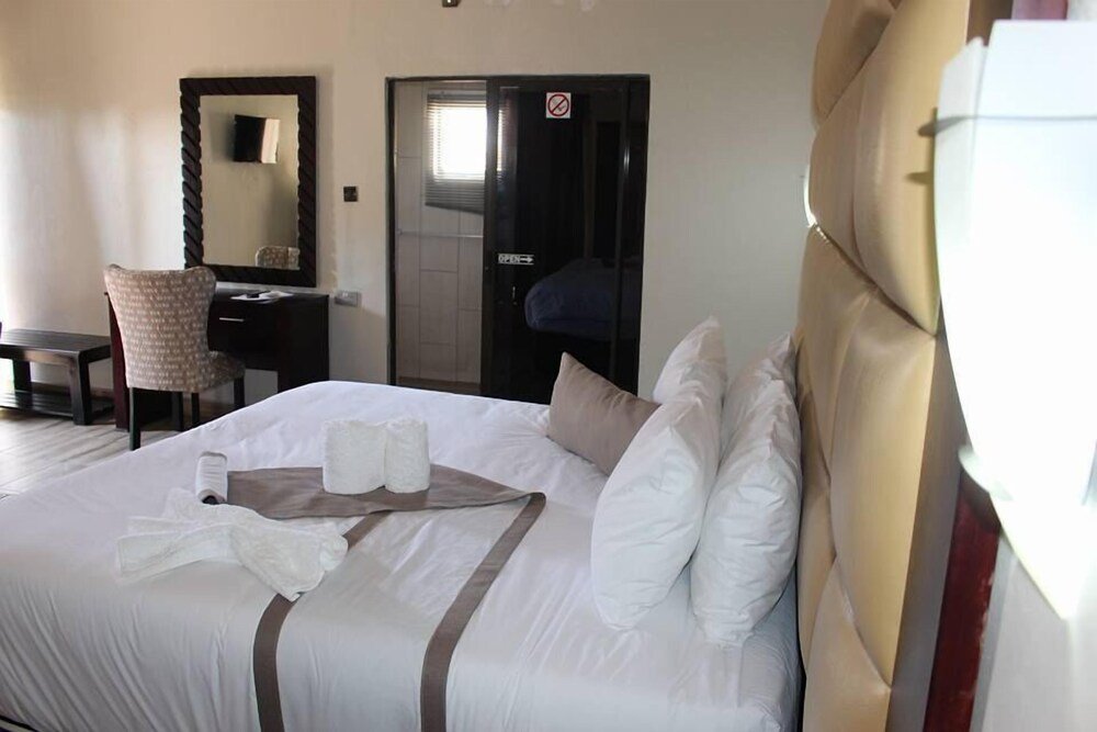 Makgovango Luxury Inn,Nokaneng>>Gumare,4 star