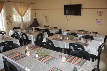 Tatenda Safaris,Victoria Falls>>Hwange,3 star