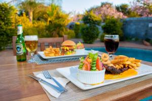 Dzimbahwe Guest Lodge,Victoria Falls>>Hwange,3 star