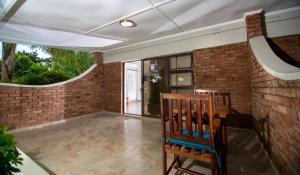 Dzimbahwe Guest Lodge,Victoria Falls>>Hwange,3 star