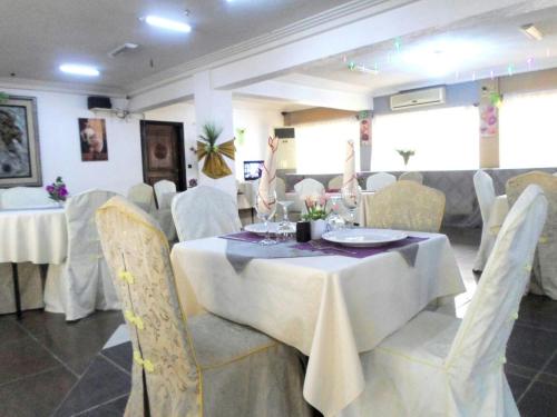 riviera hotel benin