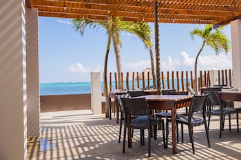Hidden Jewel Boutique Hotel,Cayo Espanto>>Ambergris Caye,4 star