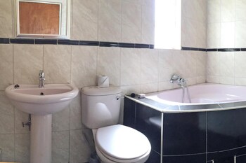 woodlands lodge and tours