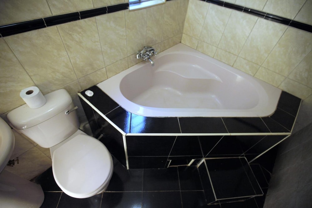 woodlands lodge and tours